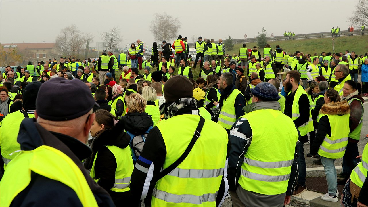 2 500 Gilets Jaunes Mobilisés En Haute Loire Sur Zoomdici